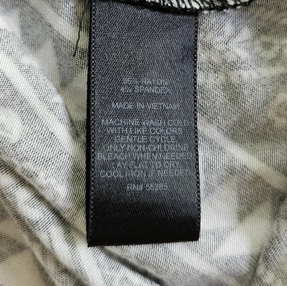 Express Brand / Black & White Dress - Picture 8 of 8